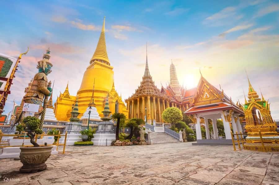 Bangkok: Grand Palace, Wat Pho, and Wat Arun Guided Tour - Key Things That Make This Bangkok Temple Tour Work