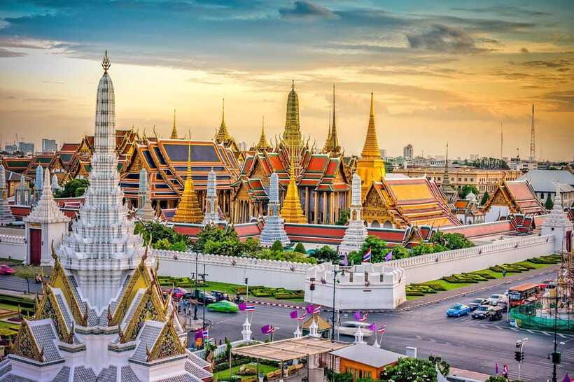 Bangkok: Grand Palace, Wat Pho, and Wat Arun Guided Tour - Who this tour suits best (and who should think twice)