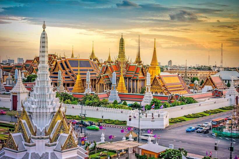 Bangkok: Grand Palace, Wat Pho, Wat Arun and Wat Sa Ket Tour - Dress code and walking reality (so you don’t get stopped at the gate)