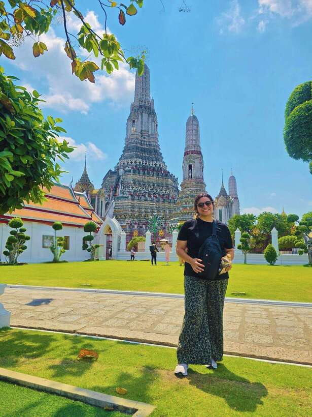 Bangkok: Grand Palace, Wat Pho, Wat Arun and Wat Sa Ket Tour - Wat Pho: reclining Buddha scale and the Thai massage connection