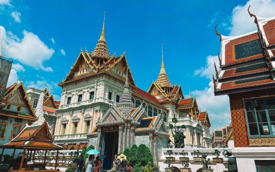 Bangkok: Grand Palace, Wat Pho, & Wat Arun Walking Tour - Should You Book This Bangkok Temple Walk and River Cruise?