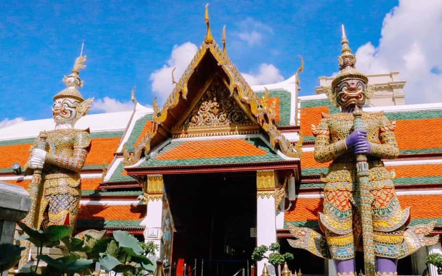 Bangkok: Grand Palace, Wat Pho, & Wat Arun Walking Tour - Wat Pho: Reclining Buddha, Temple Grounds, and Time to Look