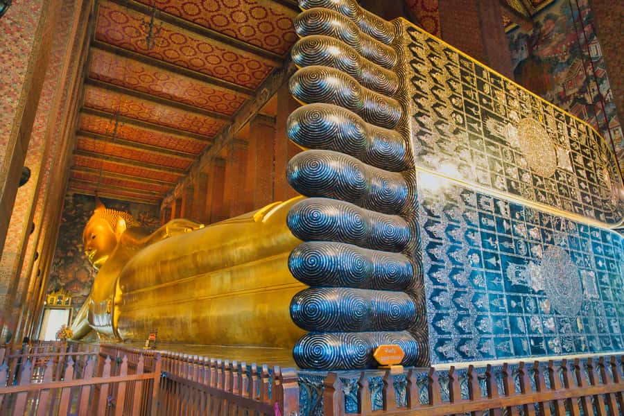 Bangkok: Grand Palace, Wat Pho with Mango Dessert Tastings - Grand Palace and Wat Phra Kaew: Emerald Buddha and royal Thai-Buddhist design