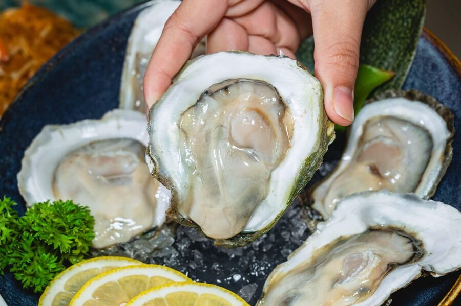 Bangkok: Great Harbour International Buffet - The river view factor that upgrades a buffet meal