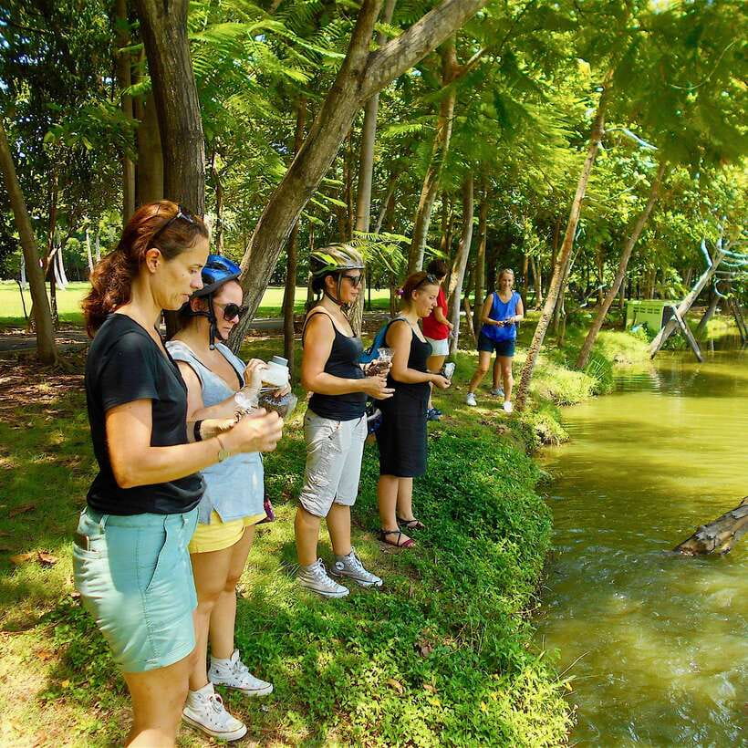 Bangkok green oasis guided bike tour with boat ride - Where the tour starts: Wat Khlong Toei Nok Pier