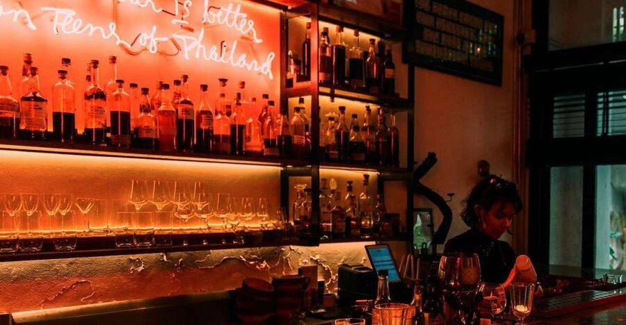 Bangkok: Guided Bar Hopping Night Tour with Private Option - MRT Hua Lamphong as your starting point, and how the night flows