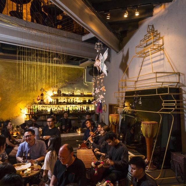 Bangkok: Guided Bar Hopping Night Tour with Private Option - A realistic expectation check on guidance and pace