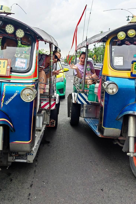 Bangkok: Guided Tour in a Typical Thai Tuk-Tuk - Chinatown, Pak Khlong Talat, and the Flower Market atmosphere