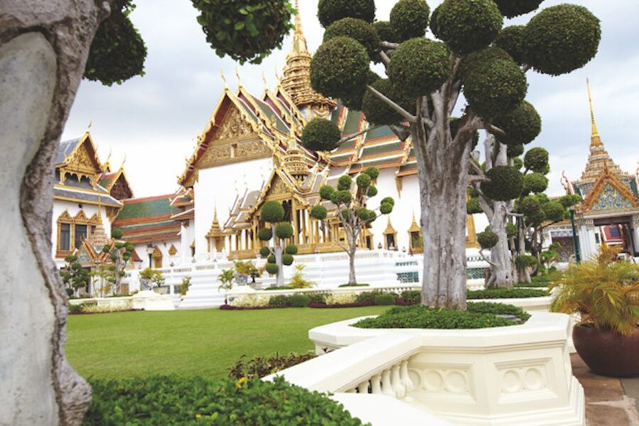 Bangkok: Half-Day Temple and Grand Palace Private Tour - The Grand Palace Public Areas: Still Royal, Still Active