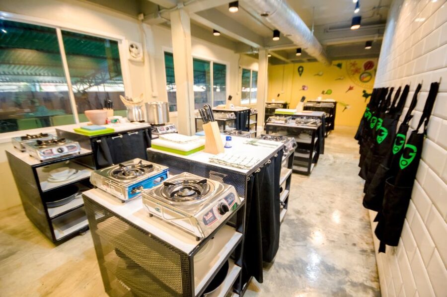 Bangkok: Half-Day Thai Cooking Class in Bangrak District - Your Chef and the Small-Group Energy in the Kitchen