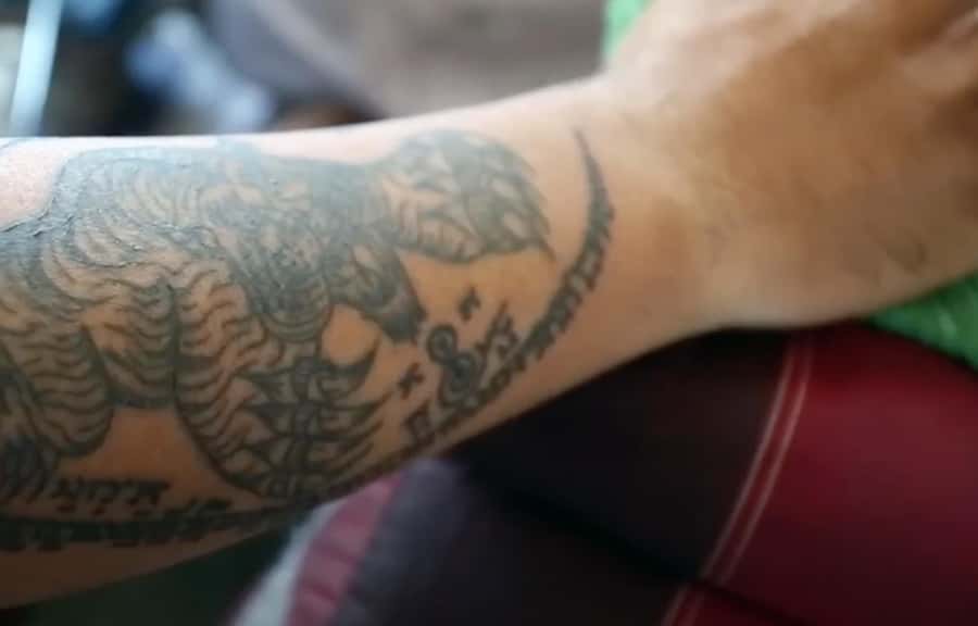 Bangkok: Hand-Poke Tattoo Guide at Wat Bang Phra & Blessing - Should you book this Bangkok hand-poke tattoo and Na Naa Thong blessing?