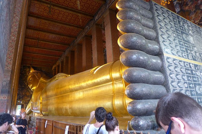 Bangkok Heritage Highlights: Grand Palace & Three Temples Tour - Wat Traimit as the backup plan when key sites are closed