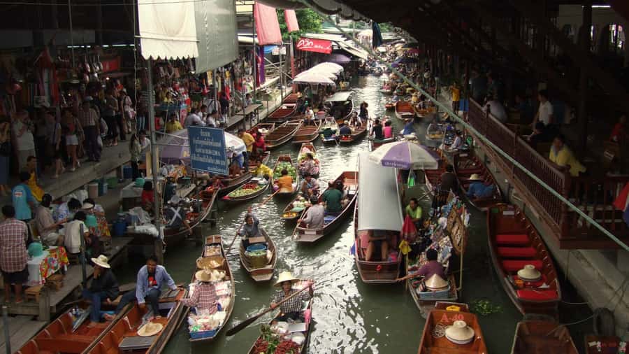 Bangkok highlight: Floating Market, Train Market & Ayutthaya - The pacing: how a 12-hour van day really feels