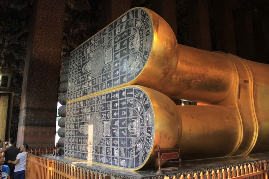 Bangkok: Highlights, Temples, and Canal Tour with Lunch - Wat Pho Reclining Buddha, the Medicine Story, and Why This Temple Feels Human