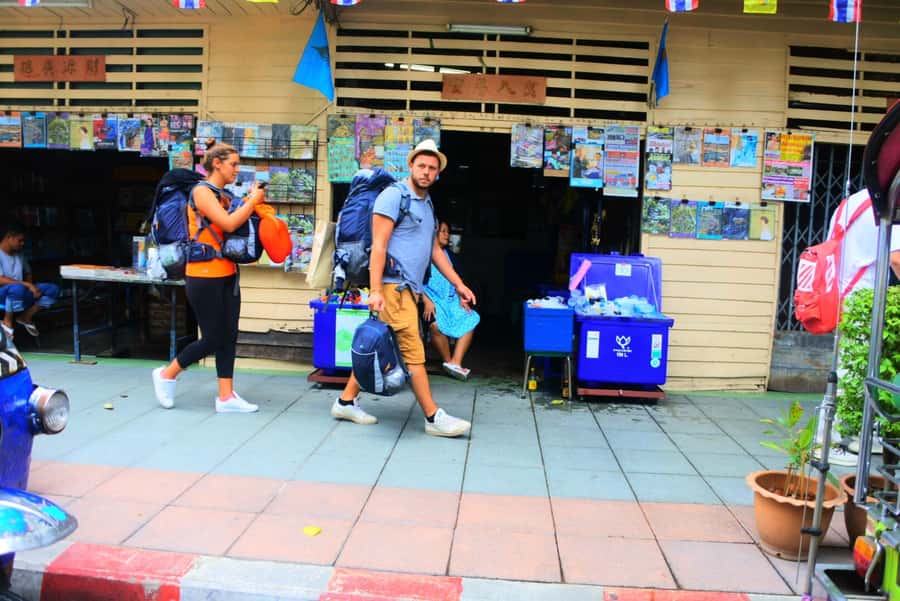 Bangkok: Highlights, Temples, and Canal Tour with Lunch - Getting Oriented at River City Bangkok, Then Finding the Royal Route