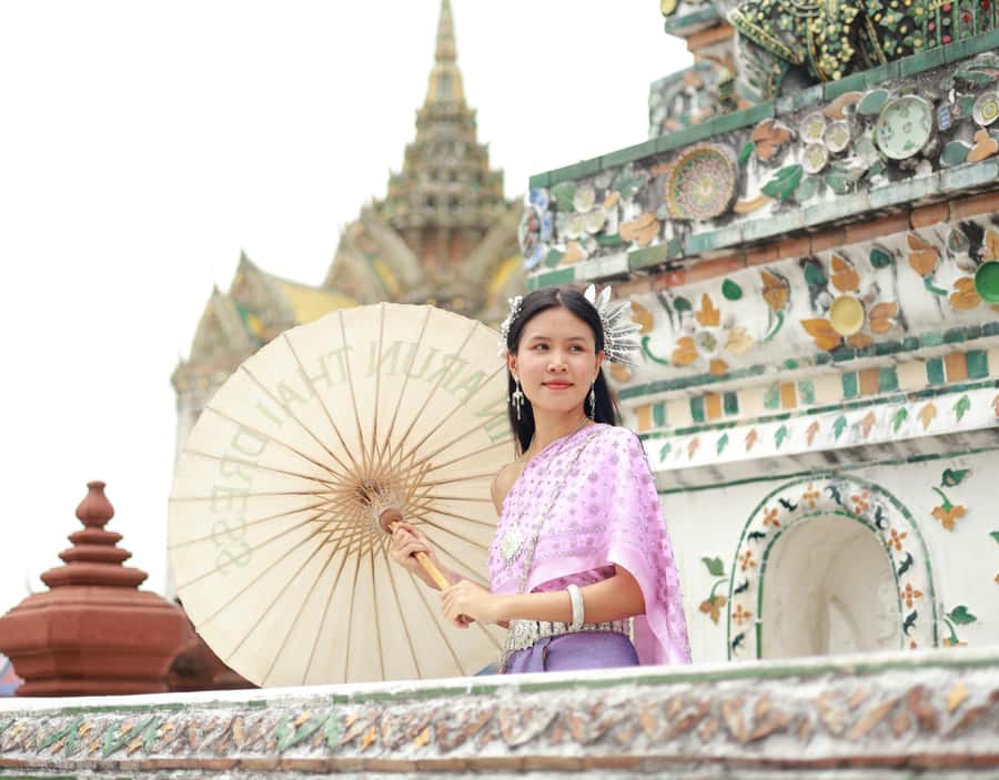 Bangkok: Highlights tour with Grand Palace & Floating Market - Maeklong Railway Market: watching stalls pull back as trains arrive