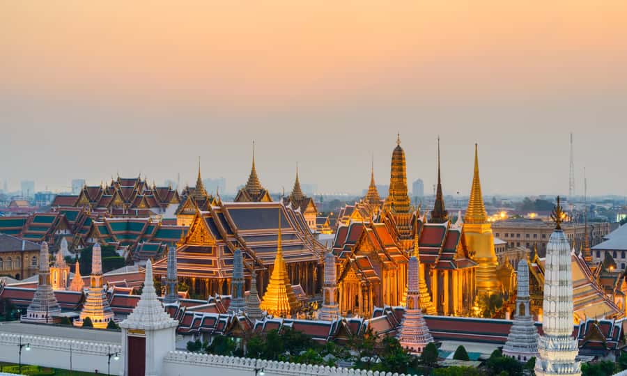Bangkok: Highlights Tour wth Grand Palace & Must See Temples - Flower Market and the White Stupa at Wat Prayurawongsawat
