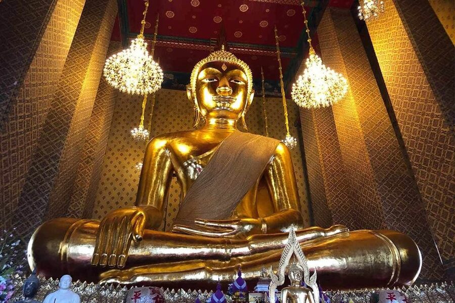 Bangkok: Historical Temples Tour & Hidden Bar at Sunset - Wat Arun: Climb the Steps, Then Watch the River Change