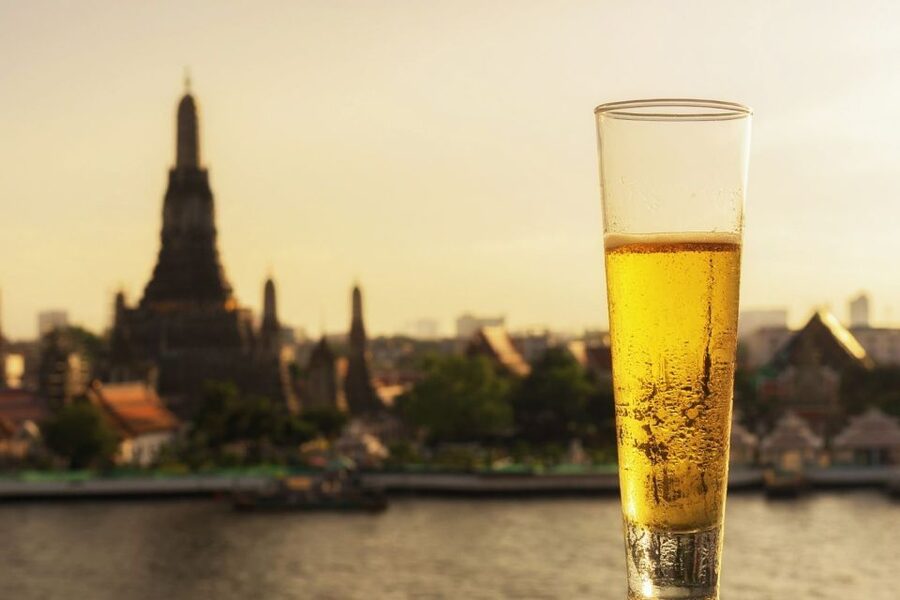 Bangkok: Historical Temples Tour & Hidden Bar at Sunset - Guides Make or Break the Temple Details (and This One Often Wins)