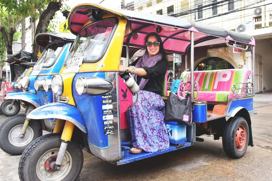 Bangkok in a Day: Must-Visit Highlights Tour with a Guide - Wat Pho: The Reclining Buddha and a Temple That Does More Than Pose