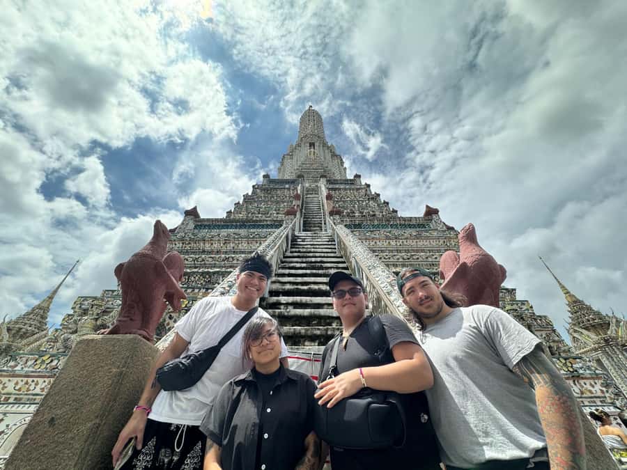 Bangkok in a Day: Must-Visit Highlights Tour with a Guide - Pak Khlong Talat: A Quick Market Stop That Resets Your Senses