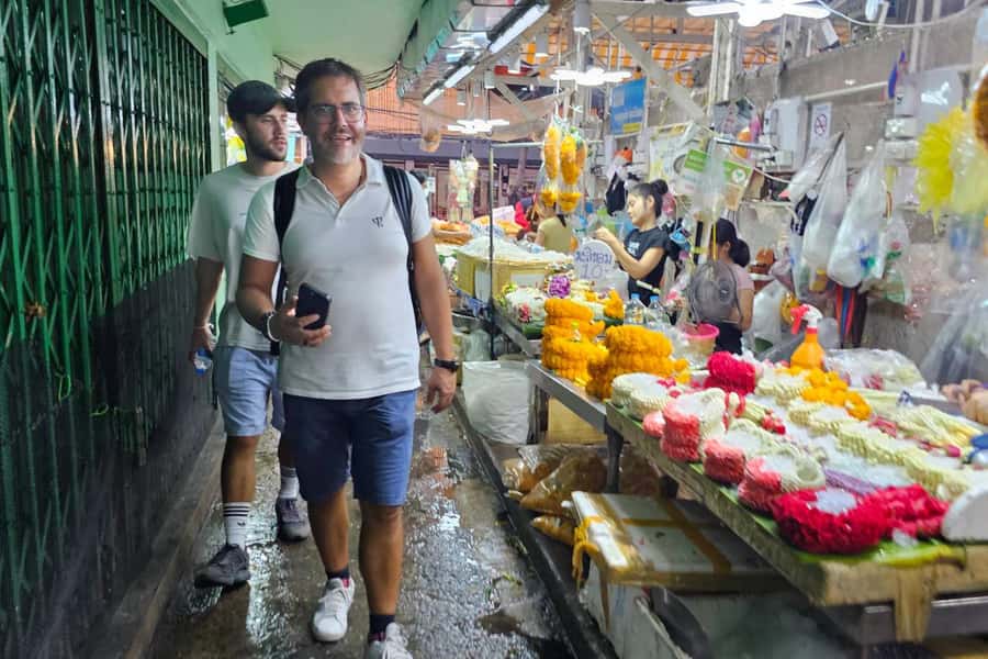 Bangkok in a Day: Must-Visit Highlights Tour with a Guide - Chinatown by Subway: Old-Market Streets and Local Daily Life