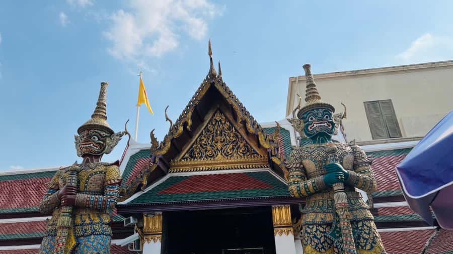 Bangkok: Kid On Tour Grand Palace and Emerald Buddha - Meeting at the Grand Palace entrance gate, then moving quickly