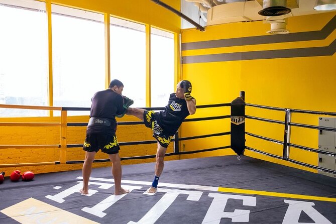 Bangkok:Learn 1-1 Muay Thai + Free Muaythai Shorts & Hotel Pickup - 45 Minutes of Eight-Limb Technique, Coach Adjusted for Your Level