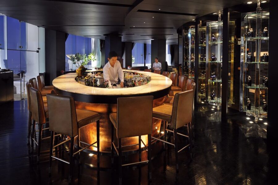 Bangkok: Lebua Rooftop Bar Reservation & Round-Trip Transfer - Price and Value: What You Are Paying For (and What You Are Not)