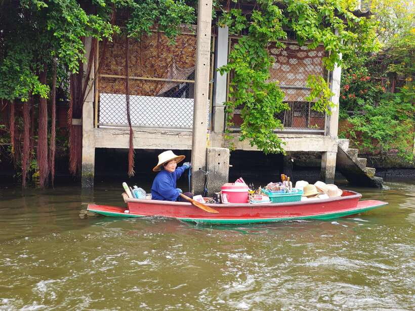 Bangkok Long Boat Canal a Big Buddha & Culture Markets Tour - Khlong Bang Luang Floating Market stop, photos plus shopping time