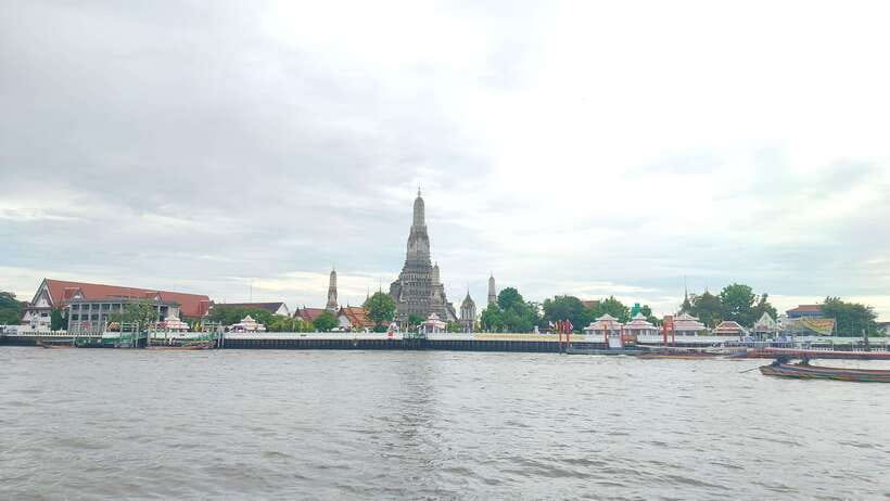 Bangkok: Longtail Boat Canal Tour to Wat Arun - Wat Arun at the Temple of Dawn: guided visit and riverfront photo time
