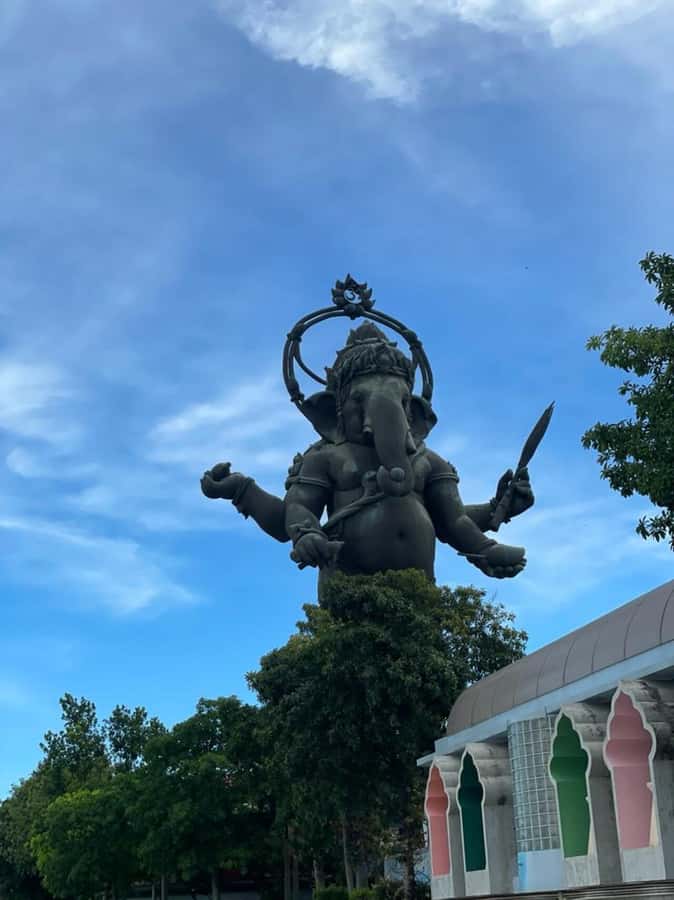 Bangkok: Lord Ganesha Temple Tour - From Bangkok to Chachoengsao: the early start that makes temples feel calm
