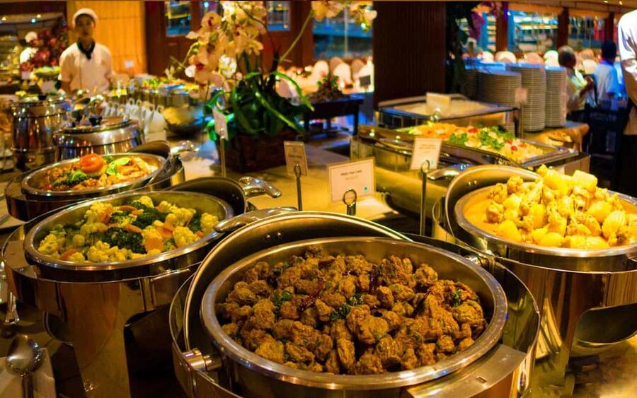 Bangkok Luxury White: Sunset or Buffet Dinner Cruise - Landmark Sightlines and the Water-Level Reality Check