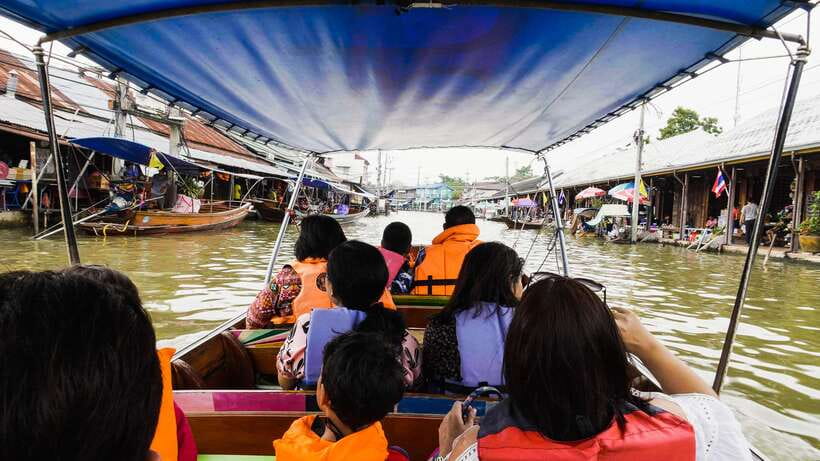 Bangkok: Maeklong Railway & Amphawa Floating Market Day Trip - Firefly boat cruise on the Maeklong River, dusk calm and insect-repellent reality