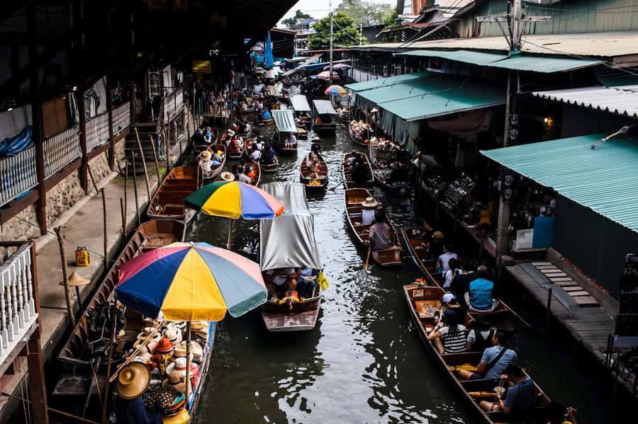Bangkok: Maeklong Train Market & Floating Market Day Tour - Shopping and street food: how to avoid tourist-price frustration