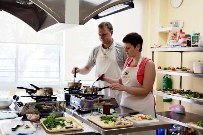 Bangkok: Maliwan Thai Cooking Class with Market Tour - Hands-on cooking in a small group of up to 6