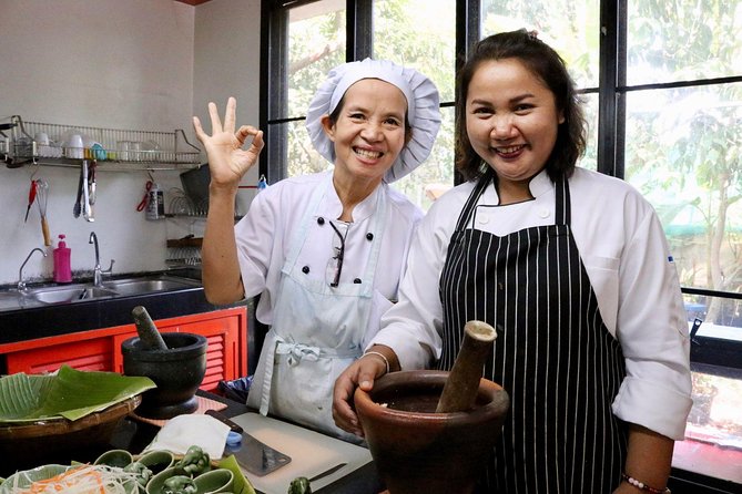 Bangkok Market Tour & Thai Cooking Class with Boat Ride with Aoy - Price and Value: Why $199 Can Make Sense