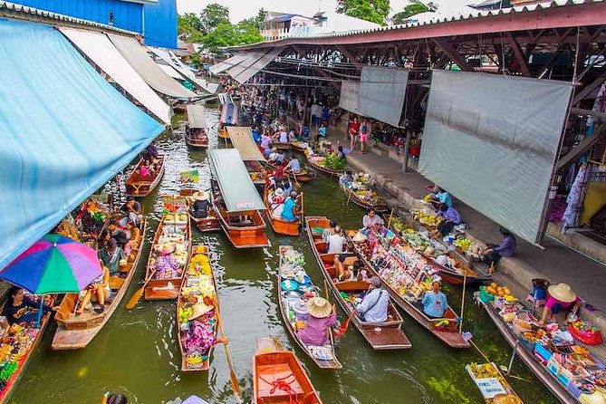 Bangkok Markets, Palaces and Temples Excursion - Mae Klong Railway Market: watching the train change everything
