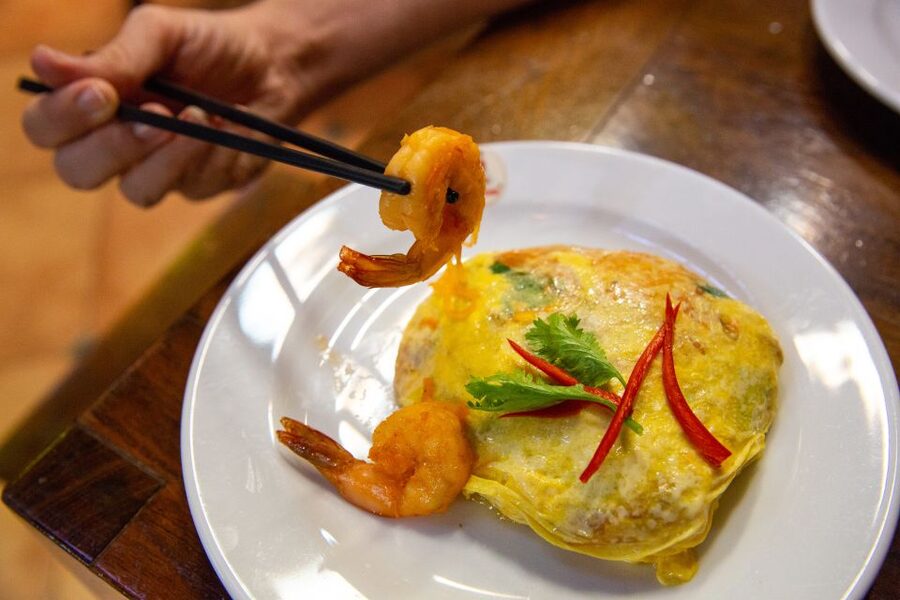 Bangkok: Markets, Temples and Food Night Tour by Tuk Tuk - Price and value: what $77 buys you in Bangkok at night