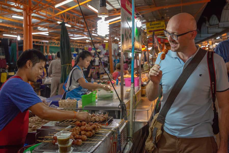 Bangkok: Markets, Temples and Food Night Tour by Tuk Tuk - What the 4 hours actually require from you