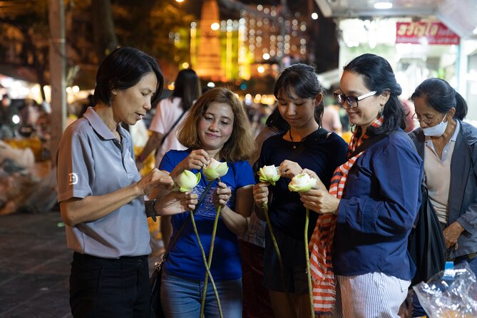 Bangkok: Michelin Street Eats by Tuk-Tuk Guided Food Tour - Pak Khlong Talat Original: overnight flowers and lotus folding