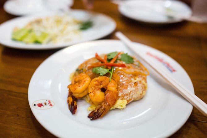 Bangkok Midnight Food Tuk Tuk Tour - Stop 4: Pak Khlong Flower Talat, the 24-hour market moment