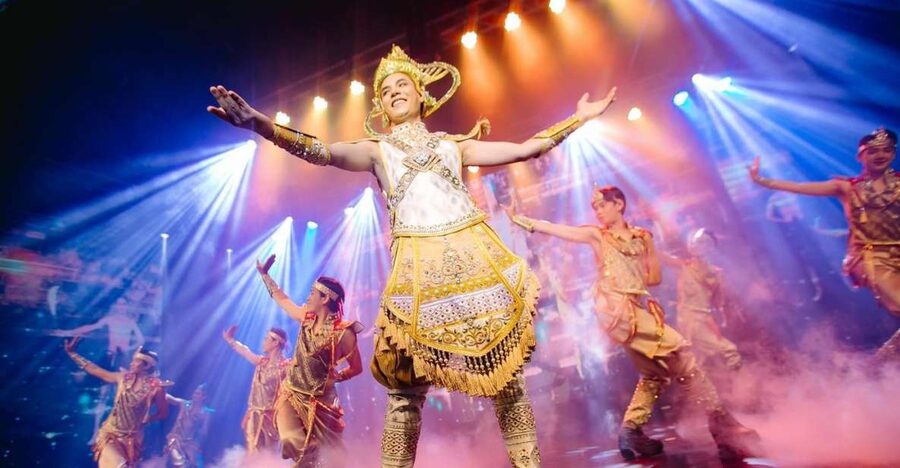 Bangkok: Mirinn Theatre Cabaret Show Admission Ticket - Timing and the Post-Show Photo Line Reality