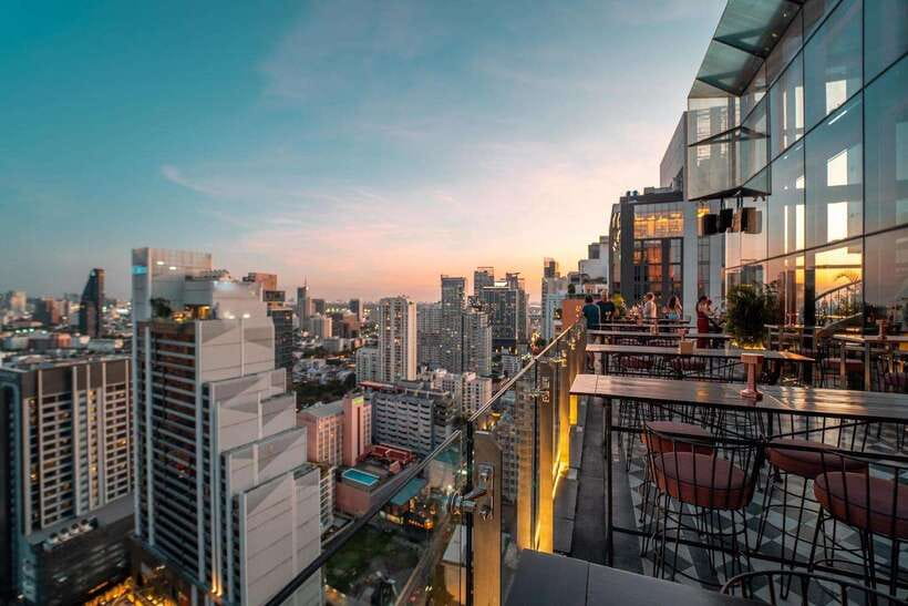 Bangkok: Mojjo Rooftop Lounge & Bar Food & Beverage Package - The 1.5-hour flow: what to expect during your evening