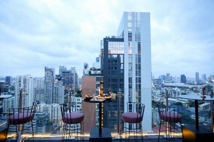 Bangkok: Mojjo Rooftop Lounge & Bar Food & Beverage Package - Practical tips that make a rooftop night easier