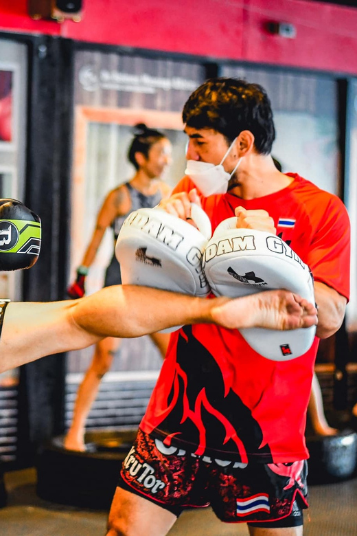Bangkok: Muay Thai Training Class by Krudam Gym@Sukhumvit 36 - Duo private format: why two people is the sweet spot