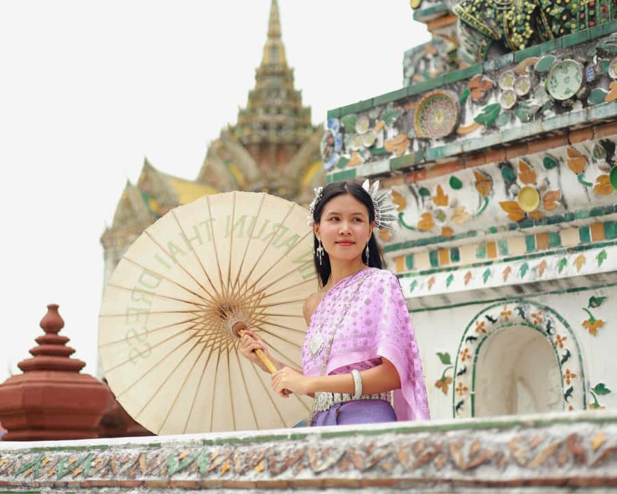 Bangkok: Must-See Highlights & Hidden Gems Private Day Tour - Wat Pho Morning, when the Reclining Buddha sets the tempo