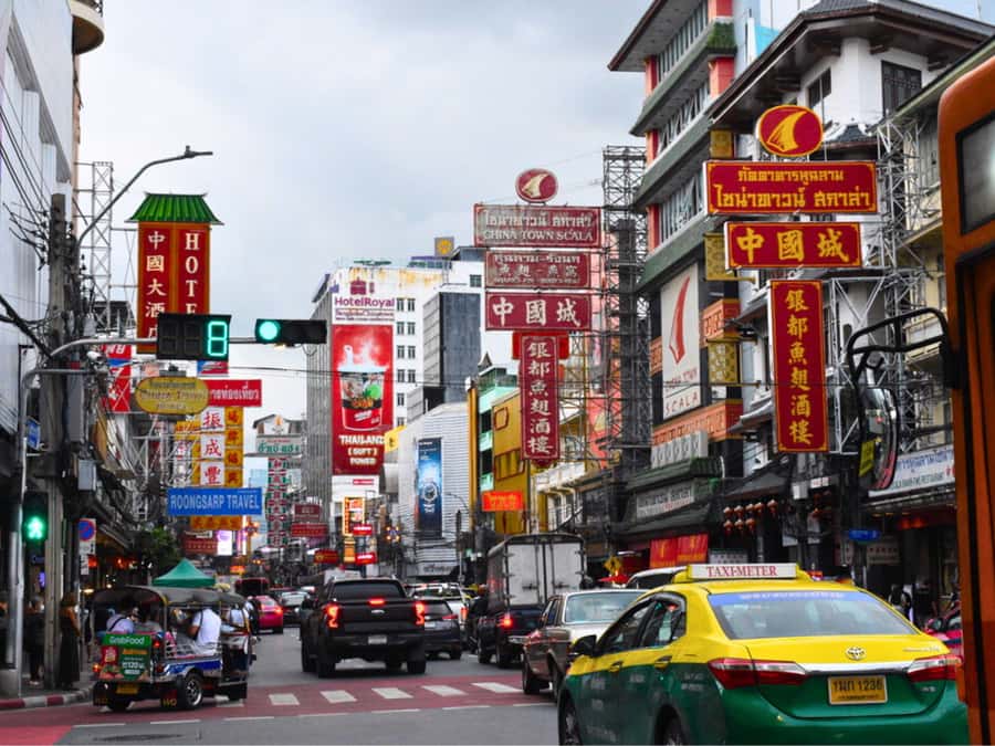 Bangkok: Must-See Highlights & Hidden Gems Private Day Tour - Wat Mangkon Kamalawat and Chinese Buddhist sites in Chinatown