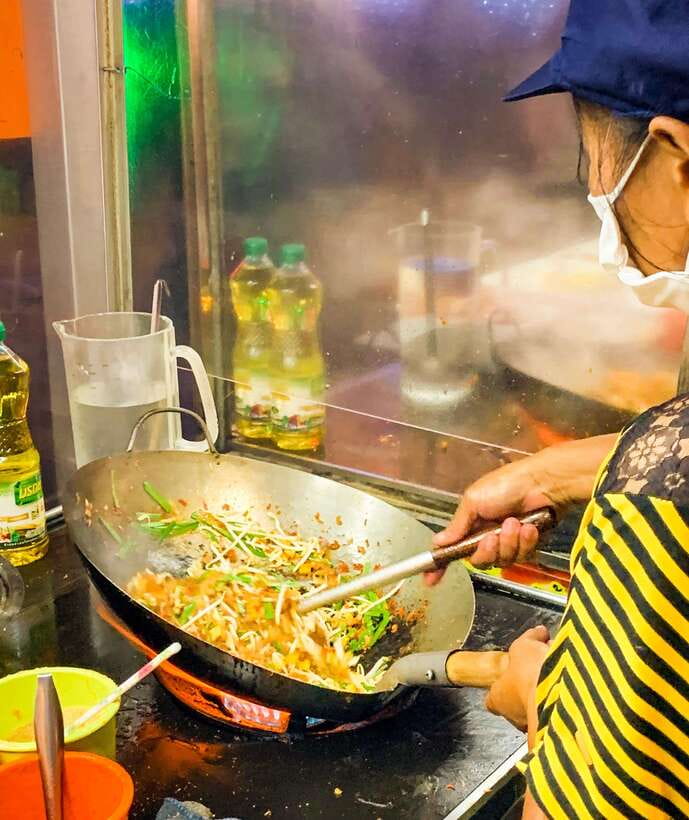 Bangkok: Must-Try Hidden Bike & Food Experience - Secret stops and staying together without losing the fun