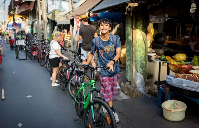 Bangkok: Must-Try Hidden Bike & Food Experience - Street food starter stop: where the tour gets your appetite right